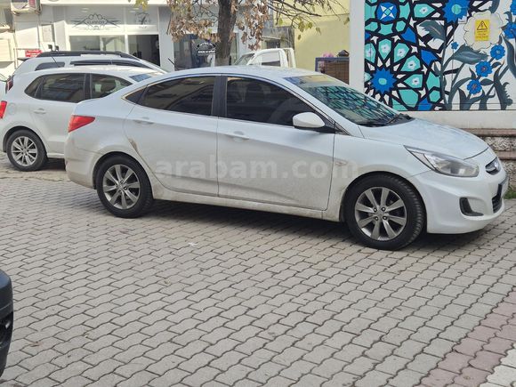 2018 çıkışlı Accent Blue 1.6 CRDI Dizel Otomatik  Aile Aracı