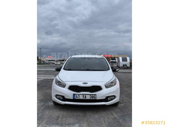 Sahibinden Kia Ceed 1.6 CRDi Comfort 2015 Model 