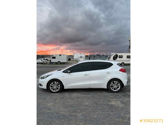Sahibinden Kia Ceed 1.6 CRDi Comfort 2015 Model 