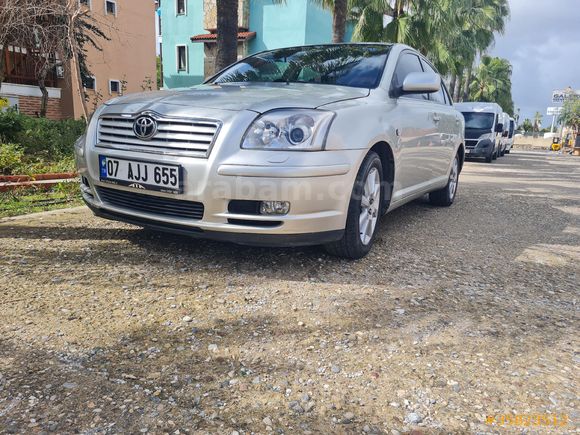 Sahibinden Toyota Avensis 2.0 Comfort 2004 Model