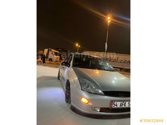 Sahibinden Ford Focus 2.0 Ghia 2001 Model 