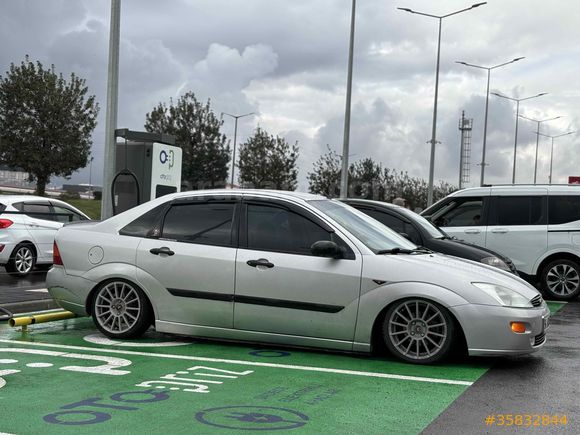 Sahibinden Ford Focus 2.0 Ghia 2001 Model 