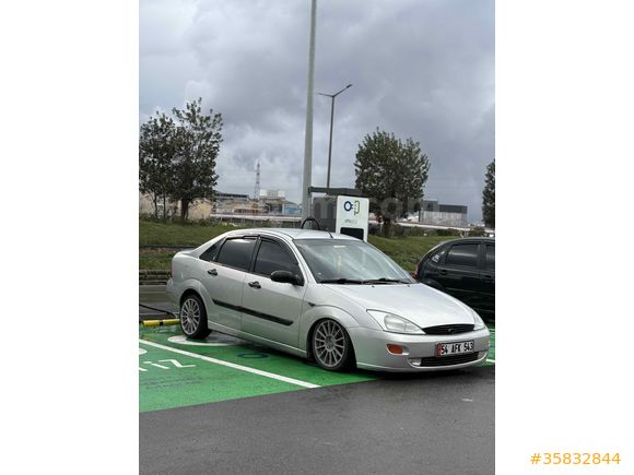 Sahibinden Ford Focus 2.0 Ghia 2001 Model 