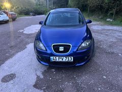 Sahibinden Seat Altea 1.6 Reference 2005 Deyinşensız tavan harıc boyalıdır.Lastıkler yenıdir.sıvı bakımlar yenıdır.