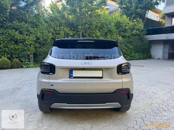 "FLOODİN JEEP AVENGER e 2025