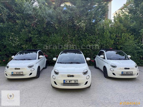 FLOODİN " 2025 FİAT 500 e CABRİO