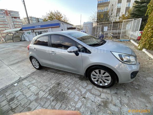 Sahibinden Kia Rio 1.25 CVVT Fancy 2012 Model 