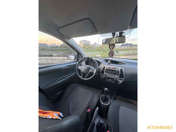 Sahibinden Hyundai i20 1.4 CRDi Jump 2012 Model İstanbul 207.000 km Beyaz