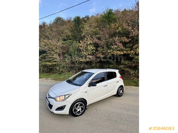 Sahibinden Hyundai i20 1.4 CRDi Jump 2012 Model İstanbul 207.000 km Beyaz