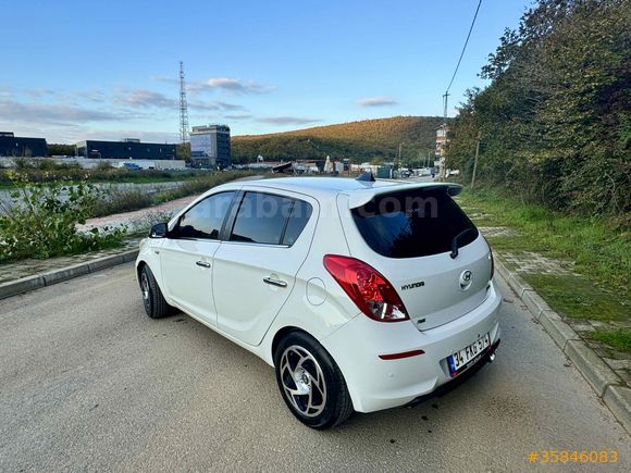 Sahibinden Hyundai i20 1.4 CRDi Jump 2012 Model İstanbul 207.000 km Beyaz