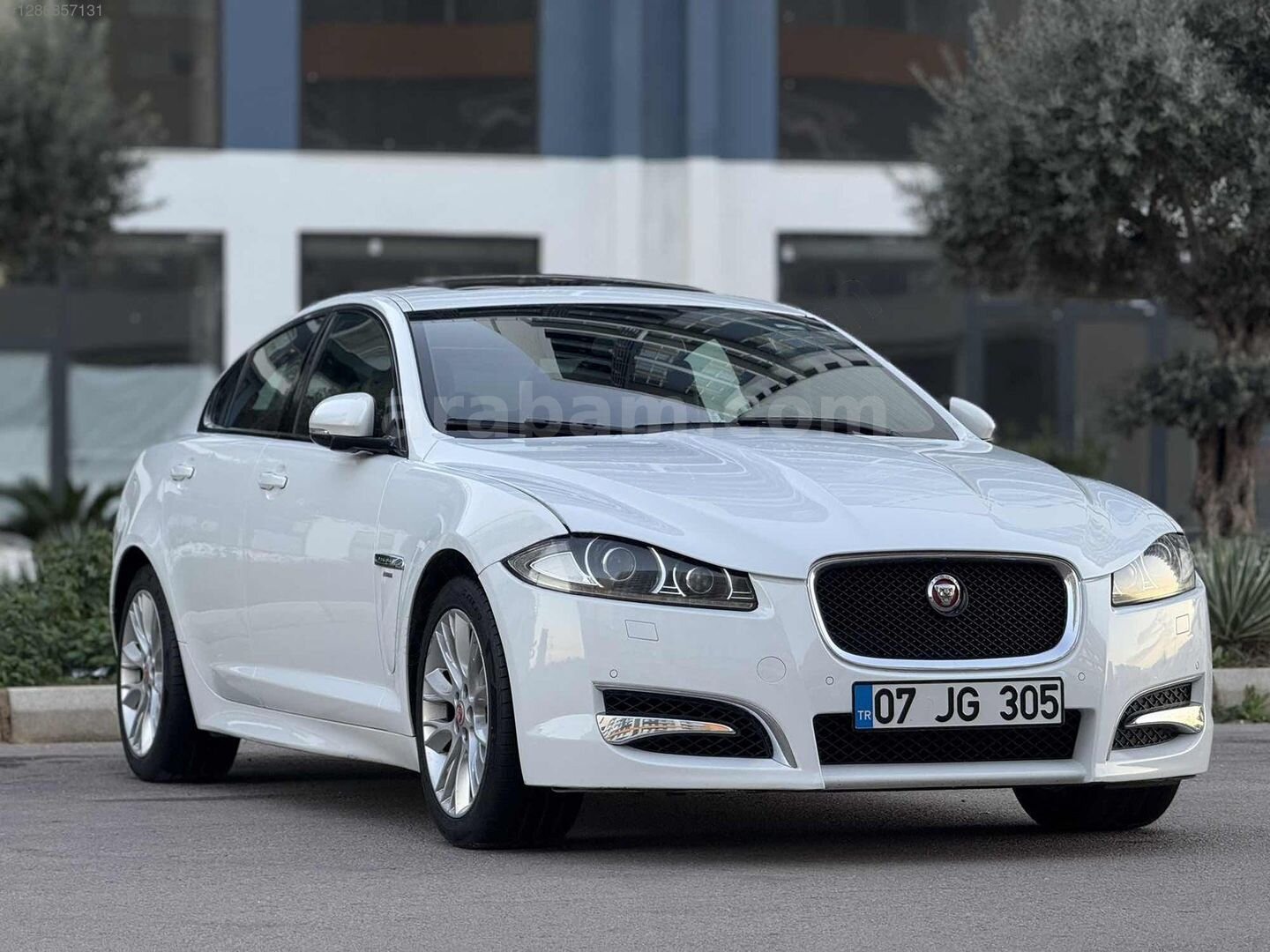 Galeriden Jaguar XF 2.0 R-Sport Plus 2015 Model Antalya 85.000 km Beyaz 7