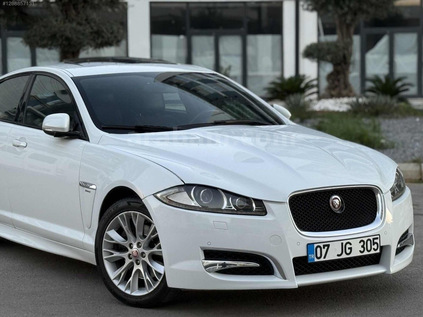 Galeriden Jaguar XF 2.0 R-Sport Plus 2015 Model Antalya 85.000 km Beyaz 5