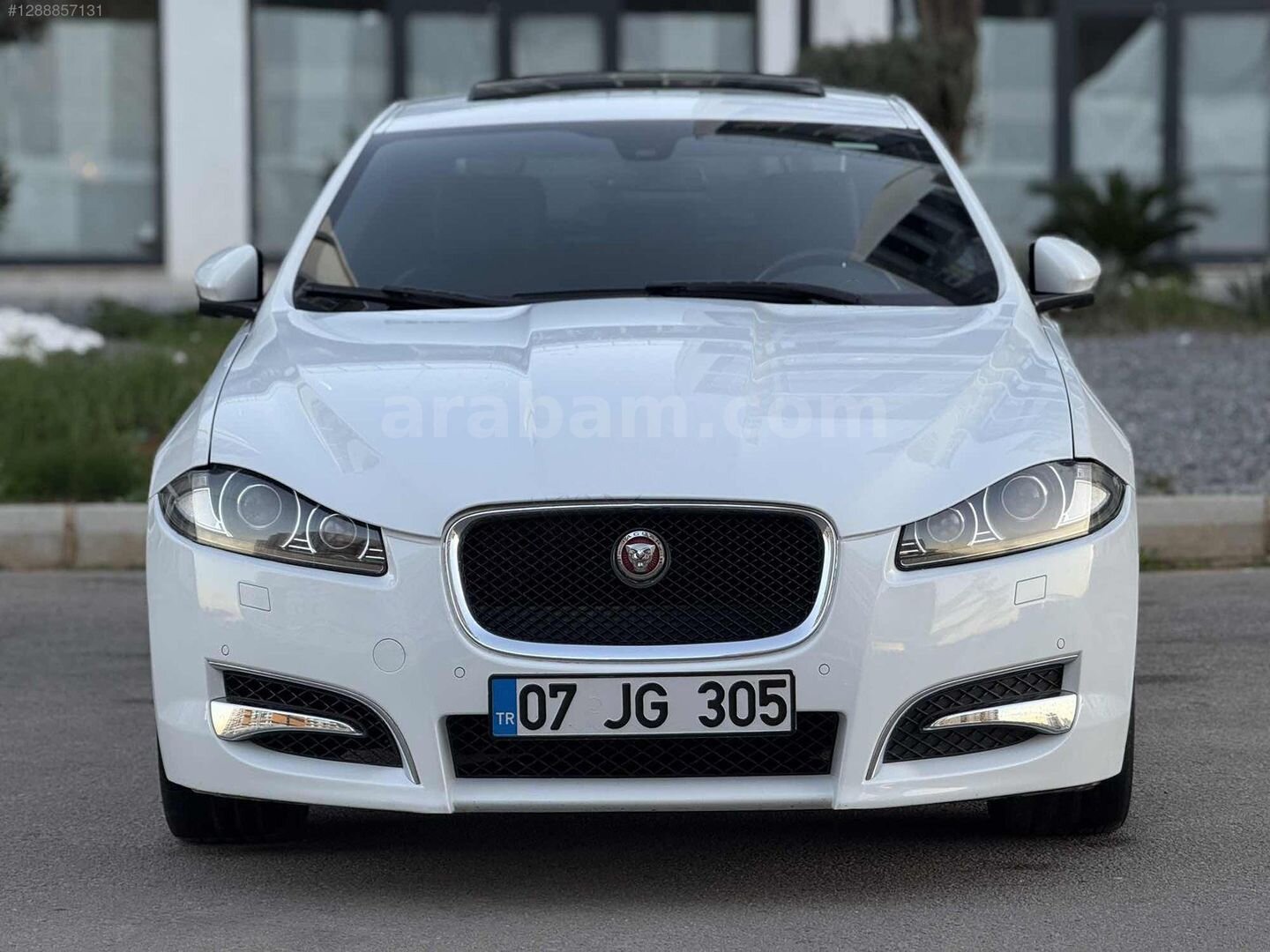 Galeriden Jaguar XF 2.0 R-Sport Plus 2015 Model Antalya 85.000 km Beyaz 1