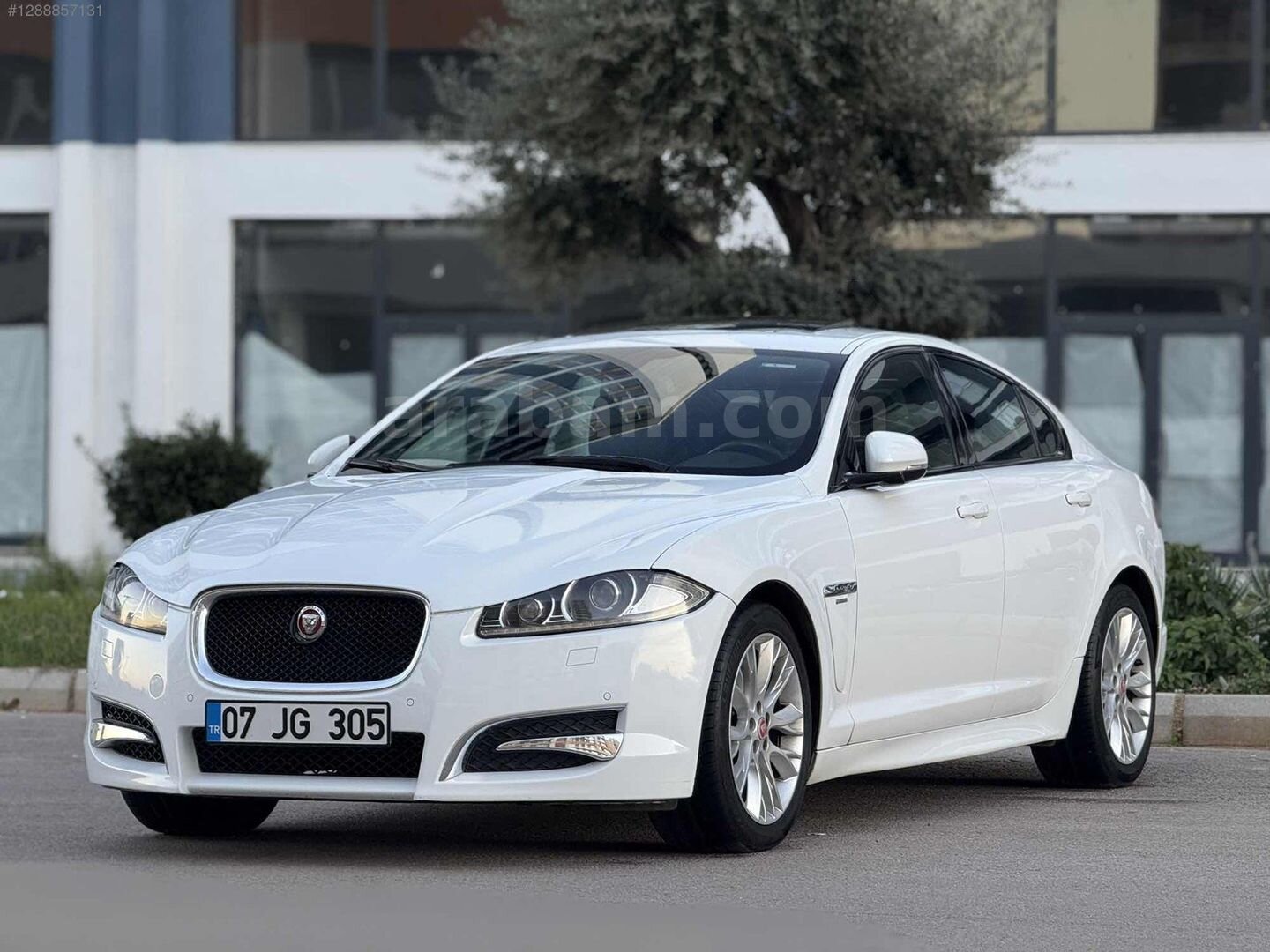 Galeriden Jaguar XF 2.0 R-Sport Plus 2015 Model Antalya 85.000 km Beyaz 6