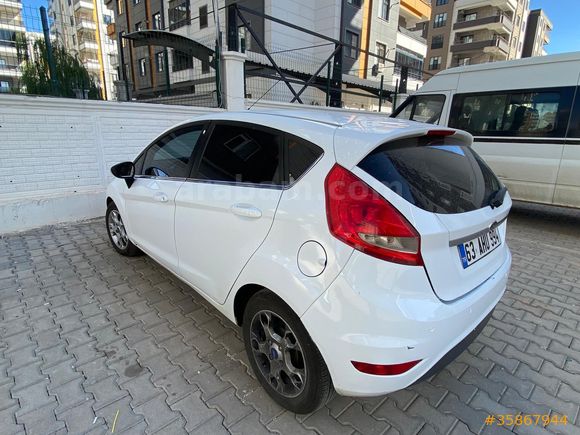 Acill Sahibinden Ford Fiesta 1.4 TDCi Titanium X 2012 Model