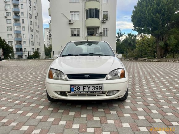 Galeriden Ford Fiesta 1.25 Ghia 2001 Model Adana
