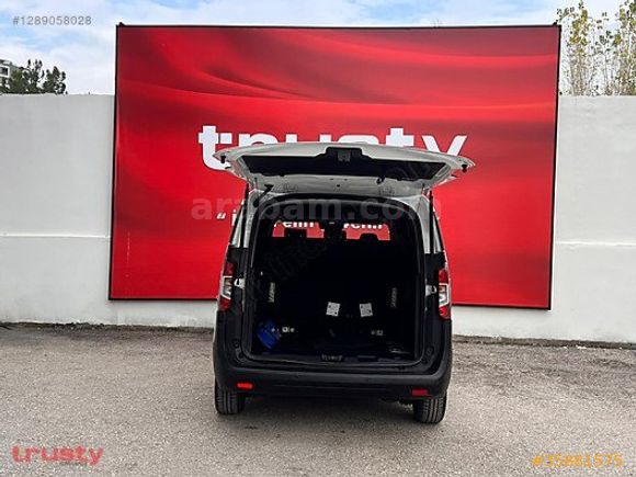 TRUSTY ONATÇA'DAN FORD TOURNEO COURİER