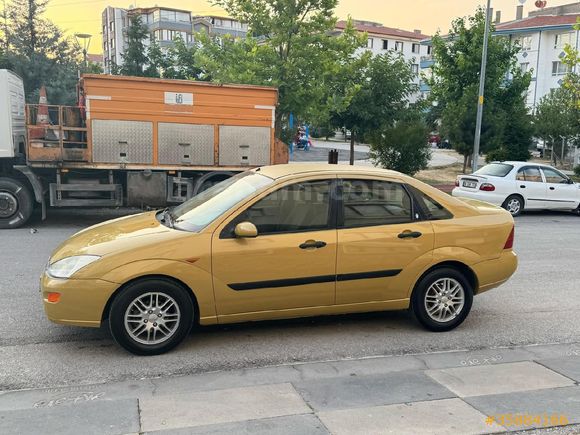 Sahibinden Ford Focus 1.6 Ghia 2001 Model  211.000 km Sarı