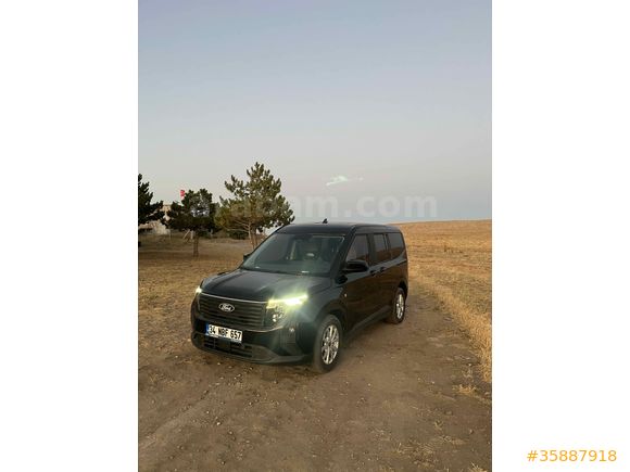Sahibinden Ford Tourneo Courier 1.0 EcoBoost Titanium 2024 Model
Fiyatta pazarlık olur cıddı alıcıya buyuk pazarlıkda olur
Aracım temiz aıle aracı 