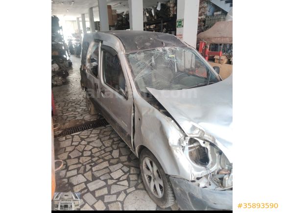 2012 RENAULT KANGOO 1.5 DİZEL ARACIMIZ PARÇA PARÇA SATILIKTIR