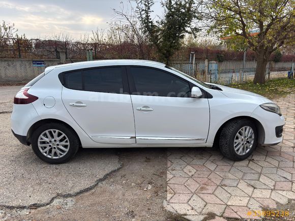 Sahibinden Renault Megane 1.6 Touch Plus 2015 Model