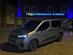 ACİLL Sahibinden Opel Combo otomotik  Essential 2025 Model  
