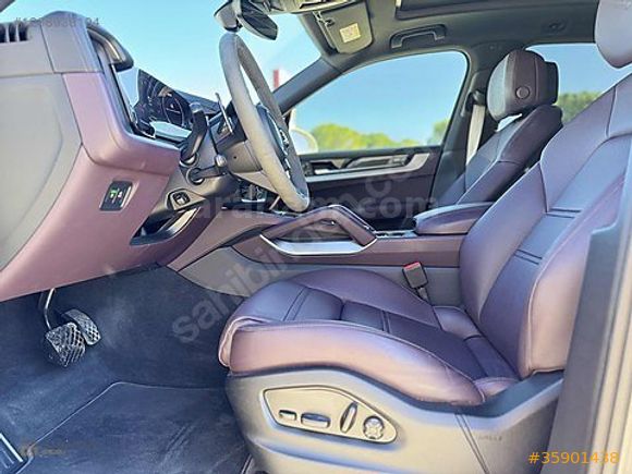 BAŞARAN 2025 PORSCHE CAYENNE E-HYBRID E3 II - BOYASIZ - BAYİ