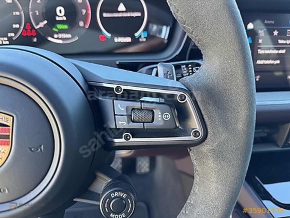 BAŞARAN 2025 PORSCHE CAYENNE E-HYBRID E3 II - BOYASIZ - BAYİ