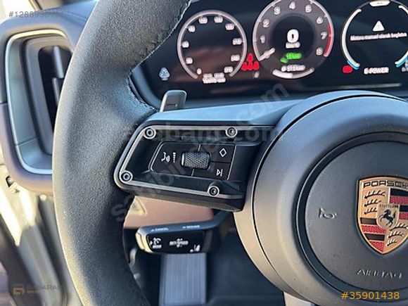 BAŞARAN 2025 PORSCHE CAYENNE E-HYBRID E3 II - BOYASIZ - BAYİ