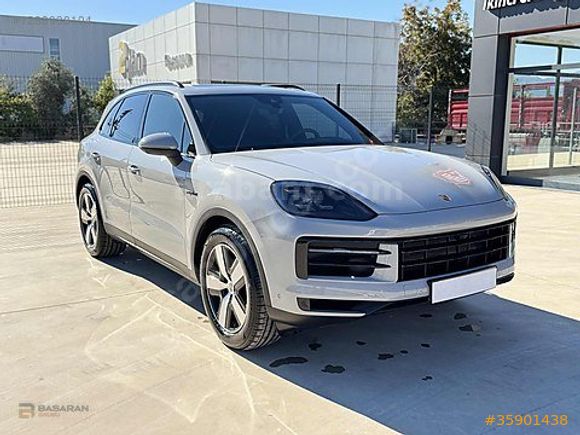 BAŞARAN 2025 PORSCHE CAYENNE E-HYBRID E3 II - BOYASIZ - BAYİ