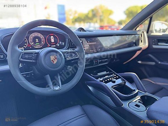 BAŞARAN 2025 PORSCHE CAYENNE E-HYBRID E3 II - BOYASIZ - BAYİ