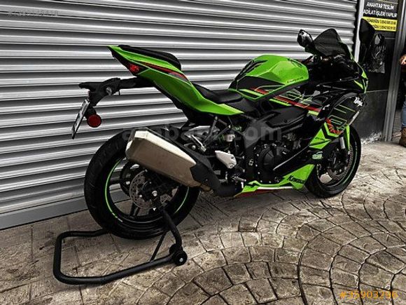 Galeriden Kawasaki Ninja ZX-4RR 2024 Model Sinop 6.600 km Yeşil
