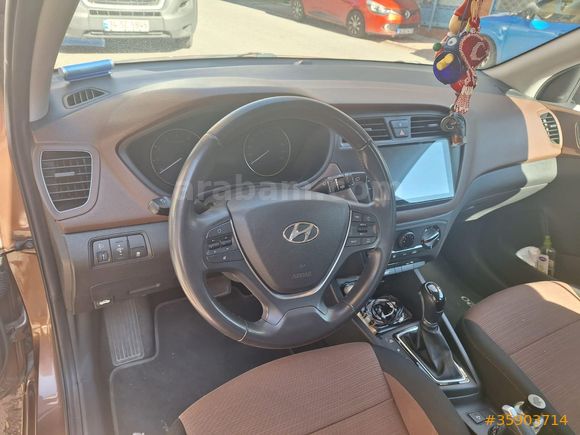 ACİL...2. Sahibinden Hyundai i20 1.4 MPI Style 2015 Model İstanbul