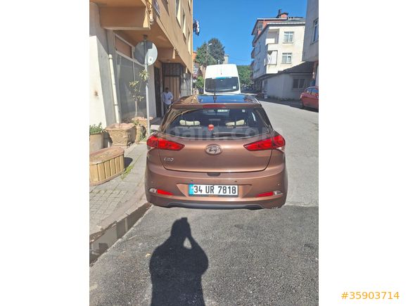 ACİL...2. Sahibinden Hyundai i20 1.4 MPI Style 2015 Model İstanbul