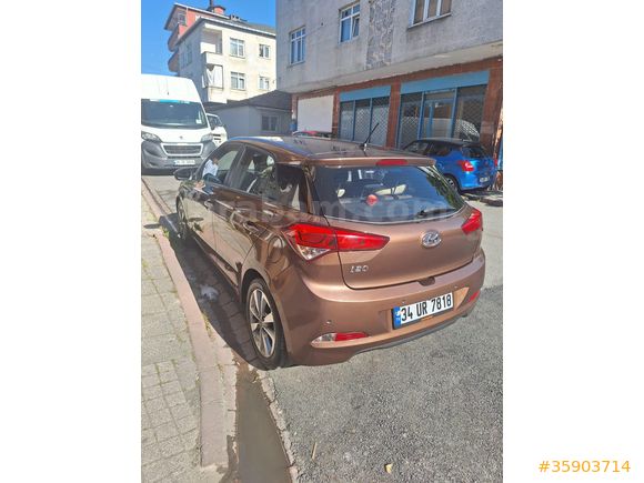 ACİL...2. Sahibinden Hyundai i20 1.4 MPI Style 2015 Model İstanbul