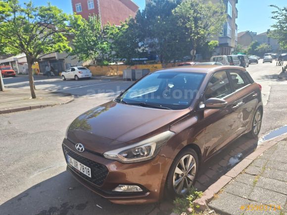 ACİL...2. Sahibinden Hyundai i20 1.4 MPI Style 2015 Model İstanbul