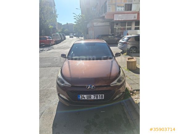 ACİL...2. Sahibinden Hyundai i20 1.4 MPI Style 2015 Model İstanbul