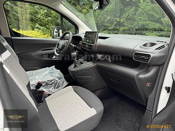 SAFA I %20 KDV CİTROEN BERLİNGO SIFIR 1.5 BLUEHDI PLUS 130HP