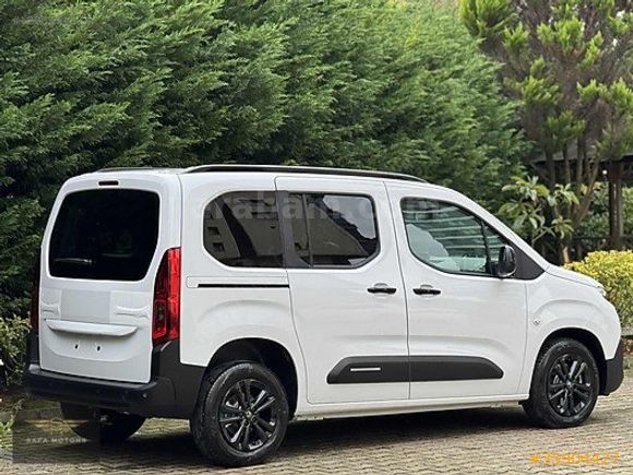 SAFA I %20 KDV CİTROEN BERLİNGO SIFIR 1.5 BLUEHDI PLUS 130HP