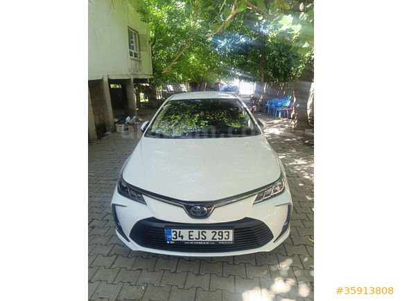 Sahibinden Toyota Corolla 1.8 Hybrid Flame 2021 Model  84.000 km Beyaz