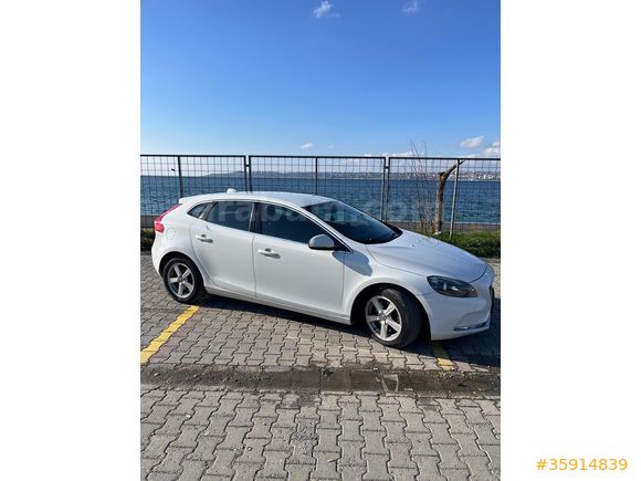 İlk Sahibinden-Bayandan-Volvo V40 D2 1.6 Premium 2015 Model -sigara içilmemiş, çok temiz