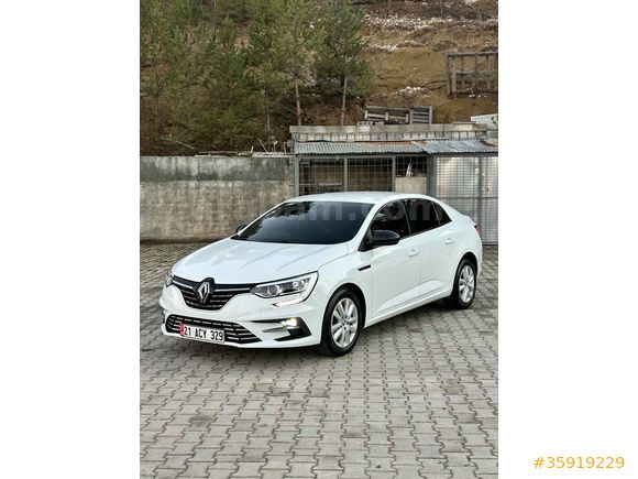 Renault Megane 1.3 TCe Joy Plus 2022 Model Servis Bakımlı 