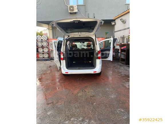 Sahibinden Ford Tourneo Courier 1.5 EcoBlue Titanium 2023 Model 