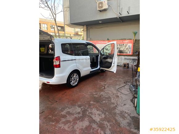 Sahibinden Ford Tourneo Courier 1.5 EcoBlue Titanium 2023 Model 