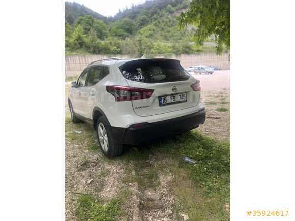 Sahibinden Nissan Qashqai 1.2 DIG-T Sky Pack 2018 Model Balıkesir 73.000 km Beyaz