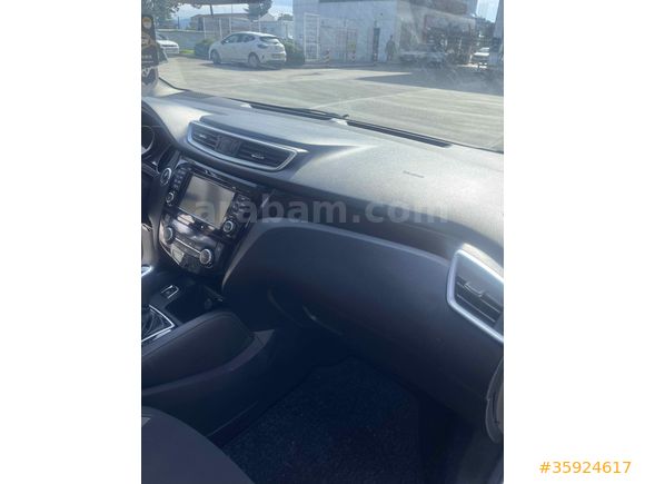 Sahibinden Nissan Qashqai 1.2 DIG-T Sky Pack 2018 Model Balıkesir 73.000 km Beyaz