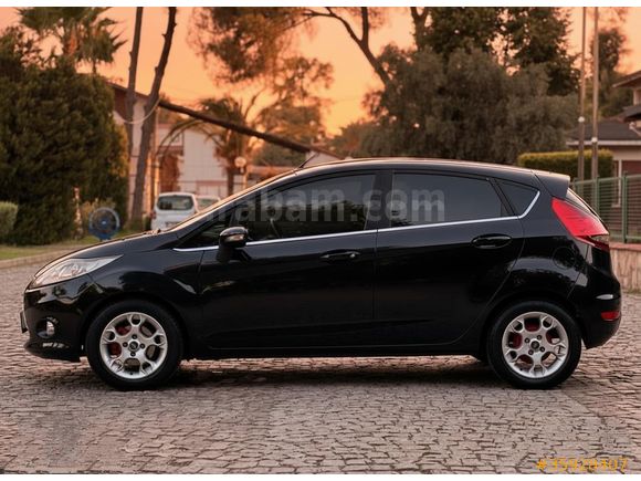 Sahibinden Ford Fiesta 1.4 My 2012 Model  153.000 km Siyah