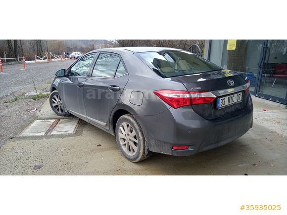 Memurdan Toyota Corolla 1.6 Premium 2013 Model 