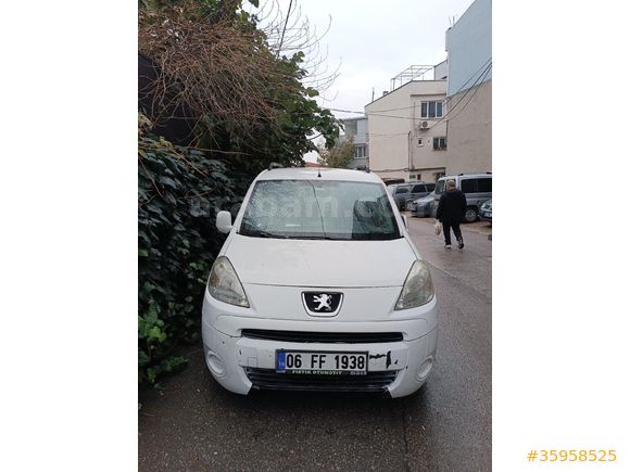 Sahibinden Peugeot Partner 1.6 HDI Comfort Pack 2011 Model  231.000 km Beyaz