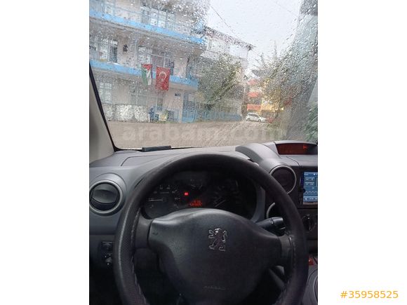 Sahibinden Peugeot Partner 1.6 HDI Comfort Pack 2011 Model  231.000 km Beyaz